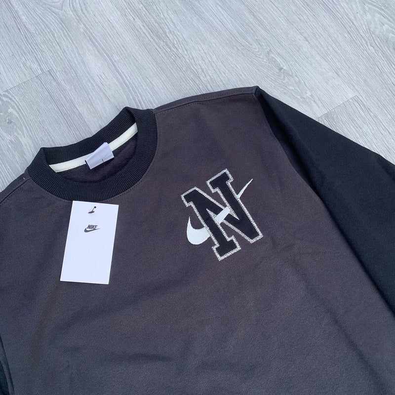 Nike Varsity Retro Fleece Crew Sweatshirt Jumper - Black [DX5680-045]