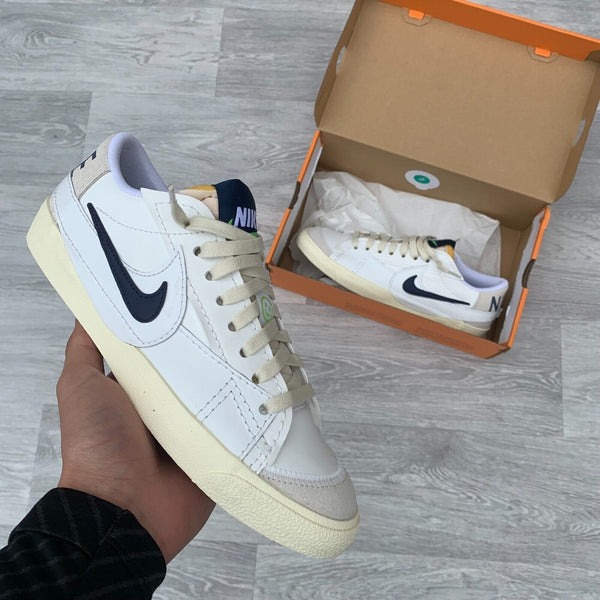 Nike Blazer Low 77 Jumbo SE Retro Vintage Trainers -  White/Navy [FD0378 121]