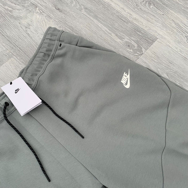 Nike Tech Fleece Slim Fit Tapered Pants Joggers Bottoms - Grey [DV0538-073]